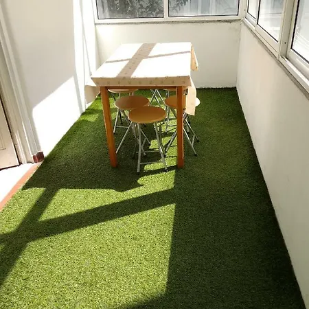 Carolina M In Front Of Metro بورتو