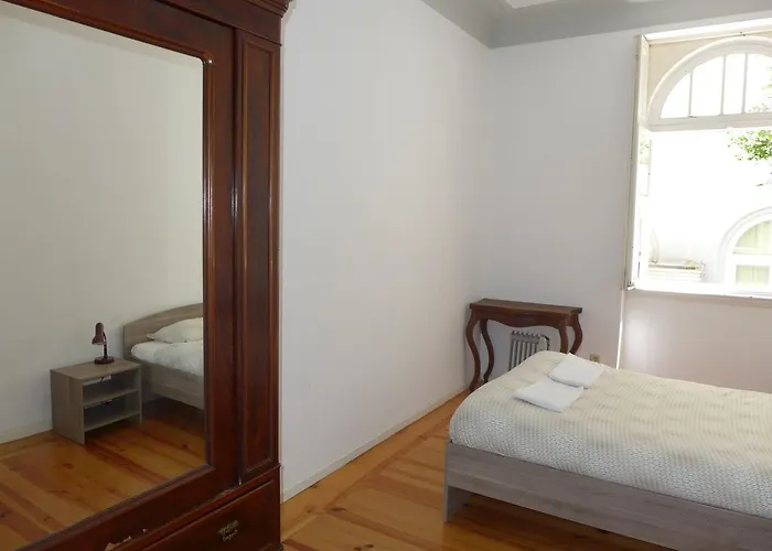 Carolina M In Front Of Metro Casa vacanze